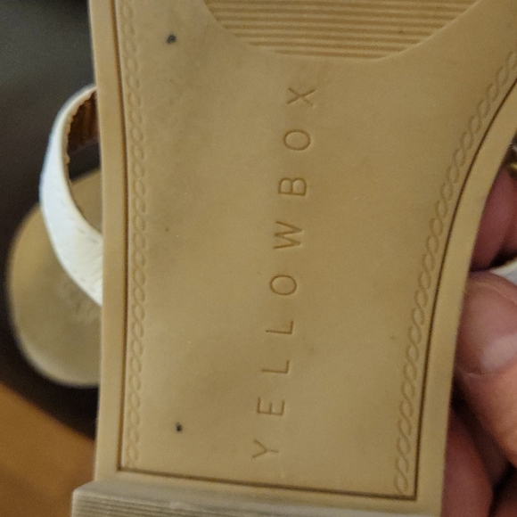 YELLOWBOX ROMONA white with gold  beaded sandals slides rubber soles SZ 8 EUC… - Picture 7 of 7